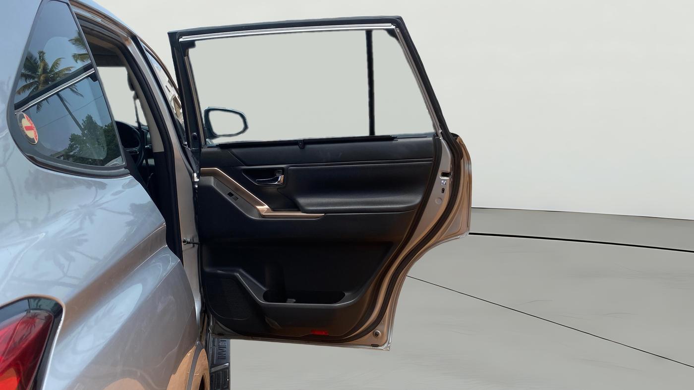 2023 Maruti Invicto ZETA PLUS 7 STR STRONG HYBRID, Hybrid, Automatic, 43,056 km, RHS Rear Door
