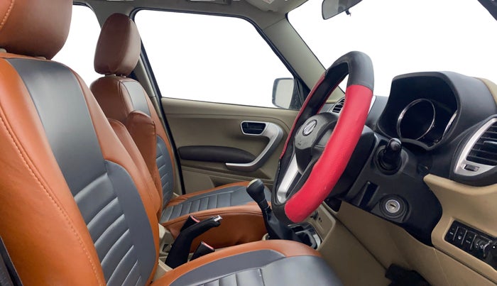 2017 Mahindra TUV300 T8, Diesel, Manual, 73,316 km, Right Side Front Door Cabin