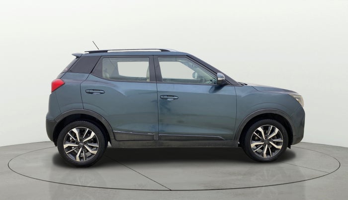 2019 Mahindra XUV300 W8 (O) 1.5 DIESEL, Diesel, Manual, 1,05,427 km, Right Side View