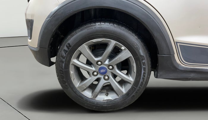 2018 Ford FREESTYLE TITANIUM 1.2 PETROL, Petrol, Manual, 56,238 km, Right Rear Wheel