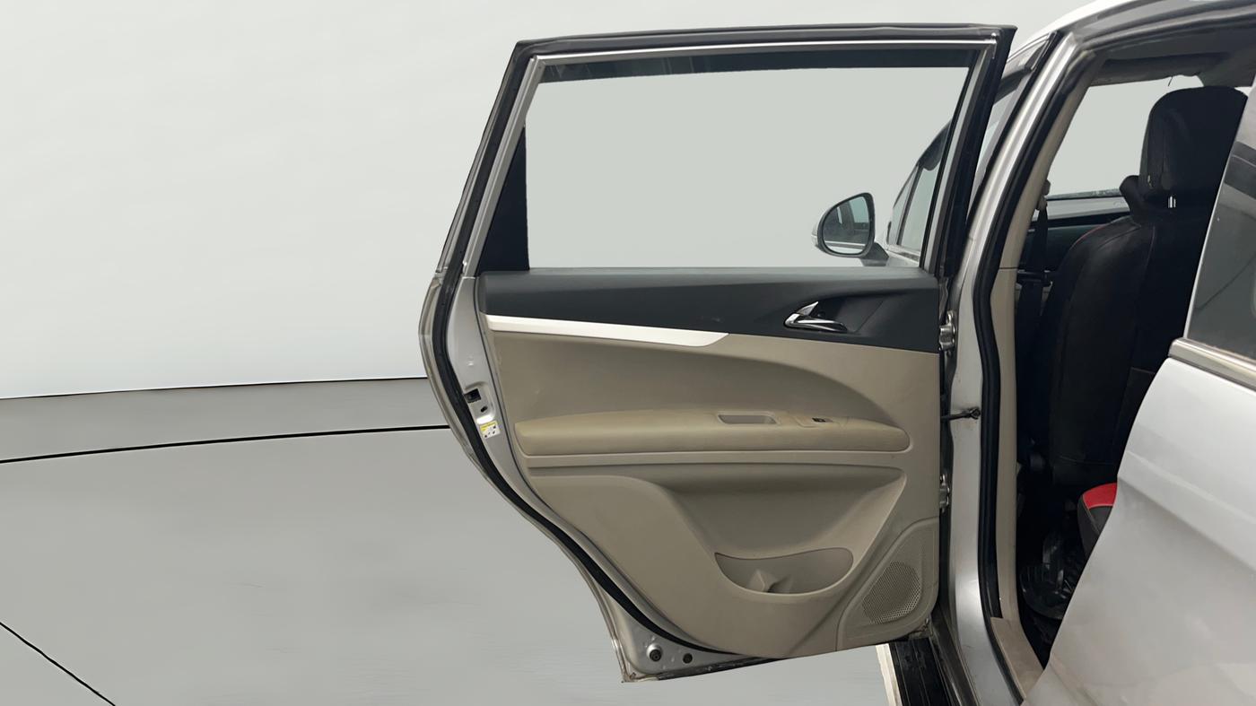 2019 Mahindra MARAZZO M6 7 STR, Diesel, Manual, 1,12,118 km, LHS Rear Door