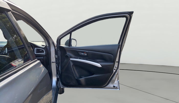 2015 Maruti S Cross ALPHA 1.3, Diesel, Manual, 74,524 km, RHS Front Door