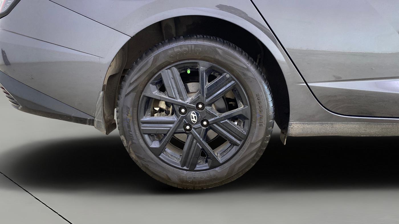 2023 Hyundai Verna SX (O) 1.5 TURBO PETROL DCT, Petrol, Automatic, 11,754 km, Right Rear Wheel