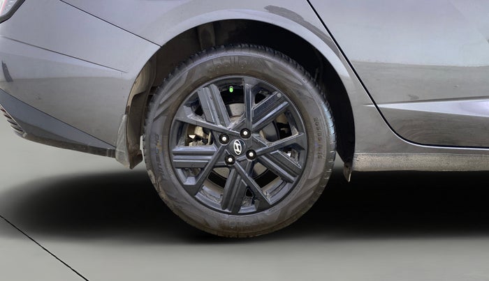 2023 Hyundai Verna SX (O) 1.5 TURBO PETROL DCT, Petrol, Automatic, 11,754 km, Right Rear Wheel