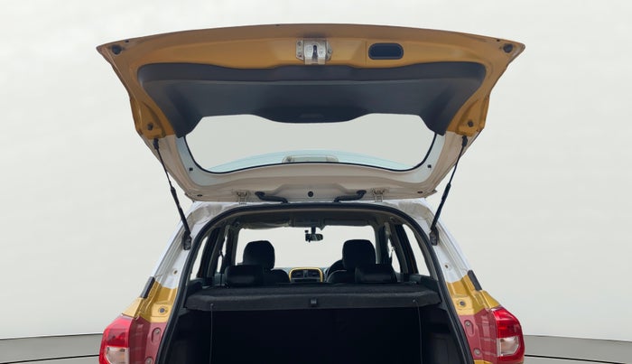 2016 Maruti Vitara Brezza ZDI PLUS DUAL TONE, Diesel, Manual, 61,834 km, Boot Door Open