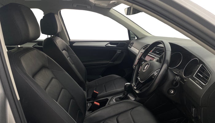 2017 Volkswagen TIGUAN COMFORTLINE TDI AT, Diesel, Automatic, 97,789 km, Right Side Front Door Cabin