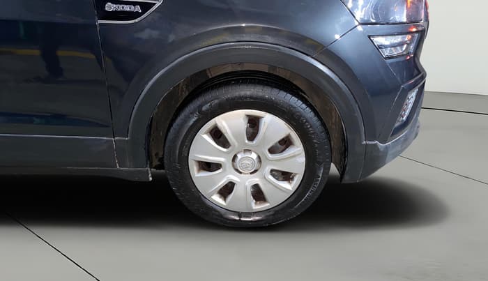 2021 Skoda KUSHAQ ACTIVE 1.0L TSI MT, Petrol, Manual, 35,092 km, Right Front Wheel