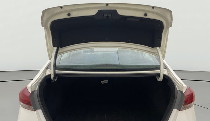 2018 Hyundai New Elantra 2.0 SX AT PETROL, Petrol, Automatic, 36,922 km, Boot Door Open