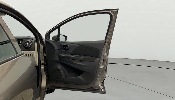 2018 Renault Captur RXE PETROL, Petrol, Manual, 17,991 km, RHS Front Door