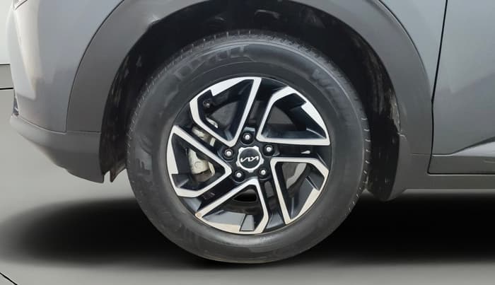 2022 KIA CARENS PRESTIGE PLUS 1.4 PETROL 7 STR, Petrol, Manual, 22,469 km, Left Front Wheel