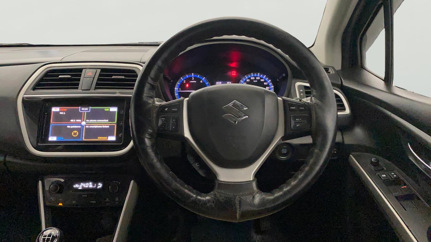 2016 Maruti S Cross ZETA 1.3, Diesel, Manual, 75,177 km, Steering Wheel Close Up
