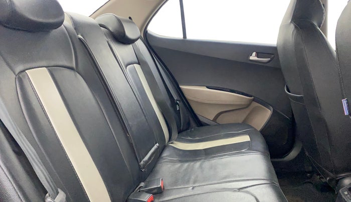 2015 Hyundai Xcent SX 1.2, Petrol, Manual, 1,20,441 km, Right Side Rear Door Cabin