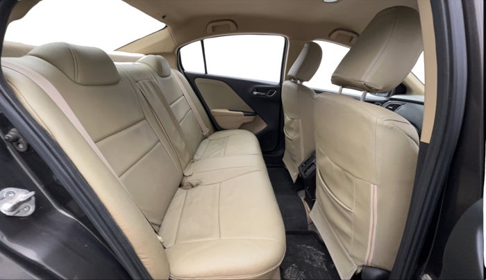 2018 Honda City 1.5L I-VTEC V MT, Petrol, Manual, 96,268 km, Right Side Rear Door Cabin