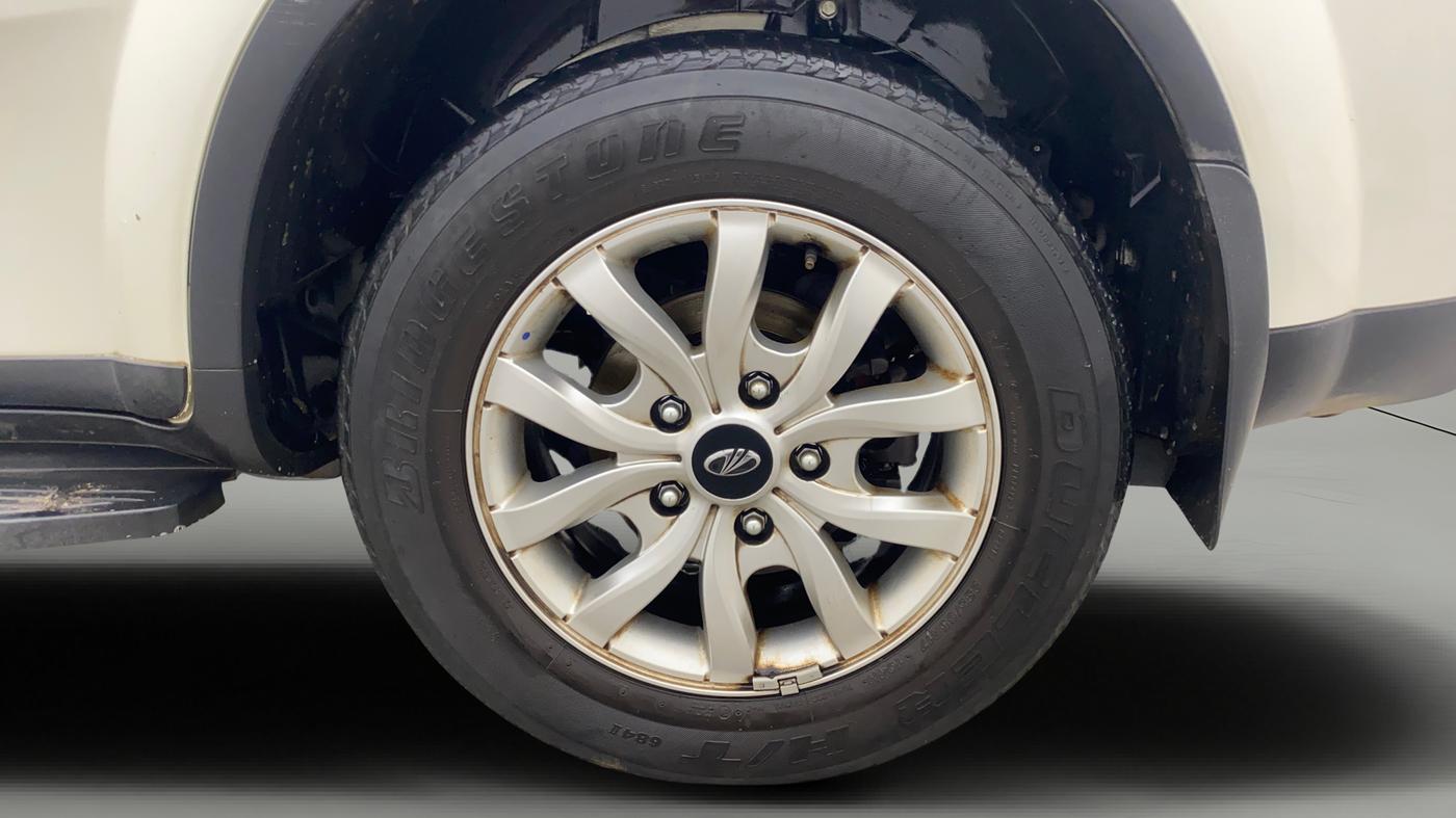 2020 Mahindra XUV500 W9, Diesel, Manual, 78,213 km, Left Rear Wheel