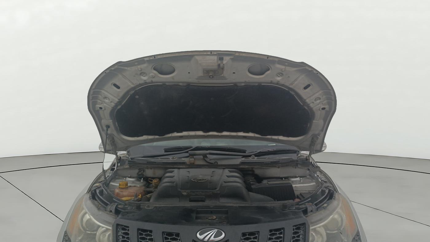 2013 Mahindra XUV500 W8, Diesel, Manual, 1,40,932 km, Open Bonet