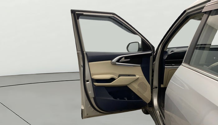 2023 KIA CARENS LUXURY 1.5 TURBO PETROL IMT 7 STR, Petrol, Manual, 60,141 km, LHS Front Door