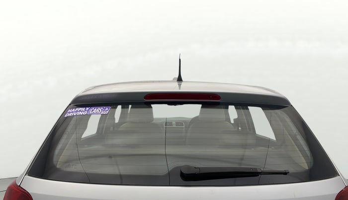 2014 Volkswagen Polo HIGHLINE1.2L, Petrol, Manual, 1,28,170 km, Rear Windshield