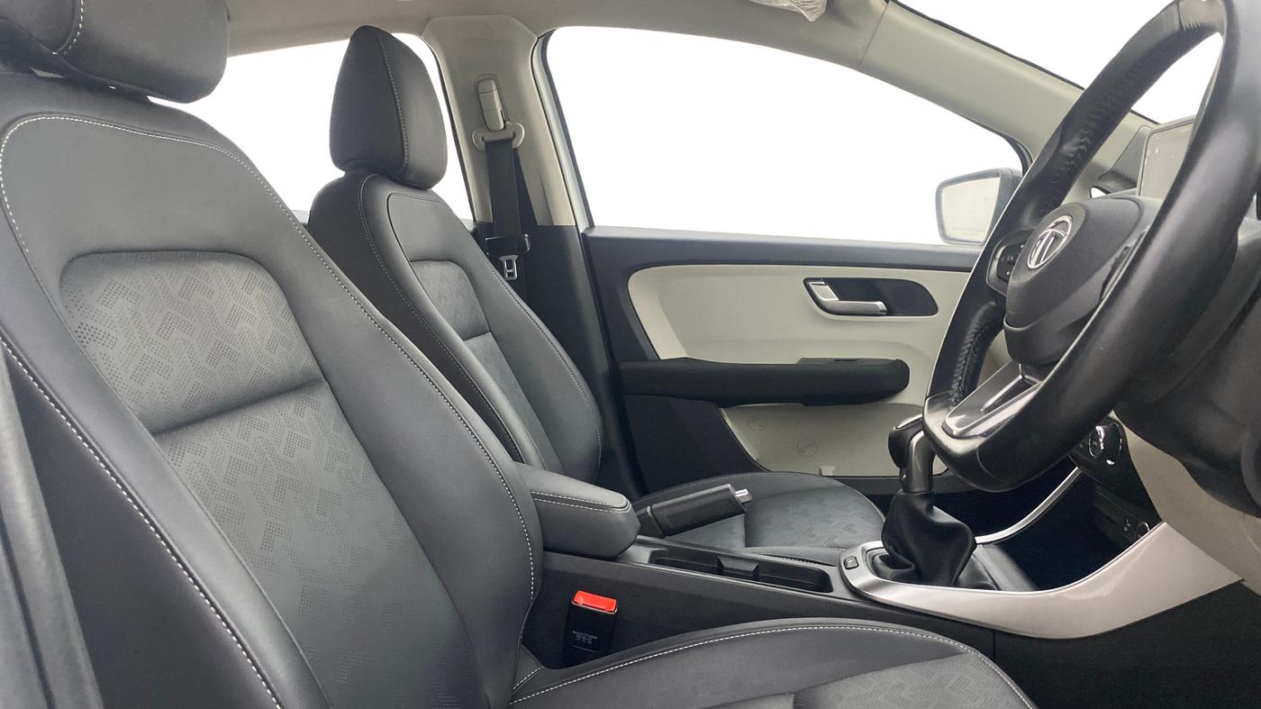 2021 Tata ALTROZ XZ PLUS DIESEL, Diesel, Manual, 47,791 km, Right Side Front Door Cabin