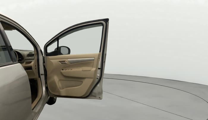 2016 Maruti Ertiga VDI SHVS, Diesel, Manual, 62,105 km, RHS Front Door