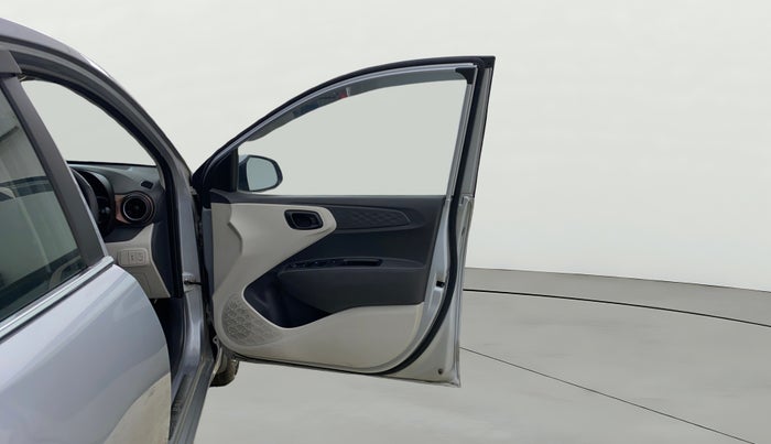 2021 Hyundai AURA S 1.2 CNG, CNG, Manual, 6,916 km, RHS Front Door