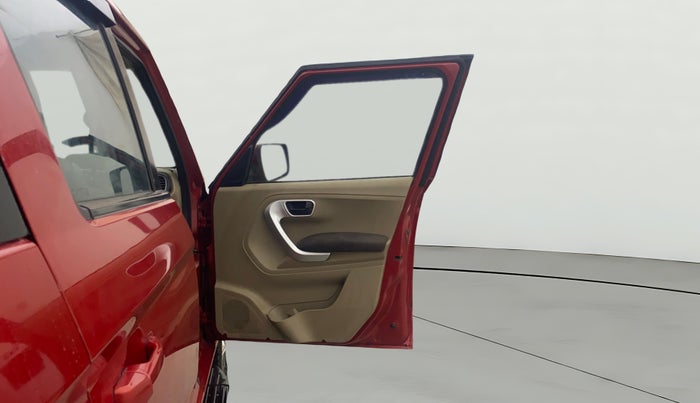 2017 Mahindra TUV300 T8 AMT, Diesel, Automatic, 83,049 km, RHS Front Door