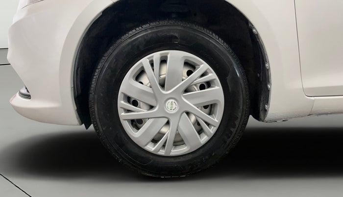 2015 Maruti Swift Dzire LXI, Petrol, Manual, 68,694 km, Left Front Wheel