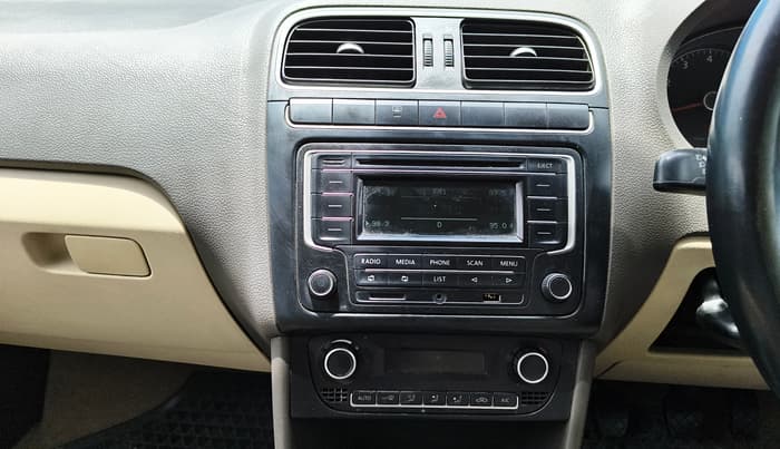 2014 Volkswagen Vento HIGHLINE 1.6 MPI, Petrol, Manual, 91,016 km, Air Conditioner