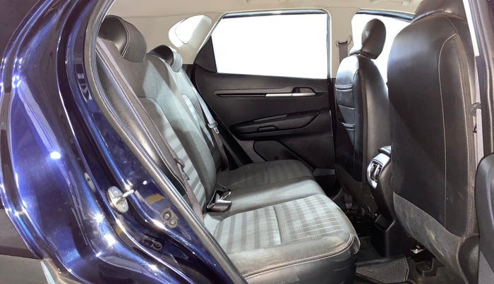 2022 KIA SONET HTK PLUS 1.0 IMT, Petrol, Manual, 15,487 km, Right Side Rear Door Cabin