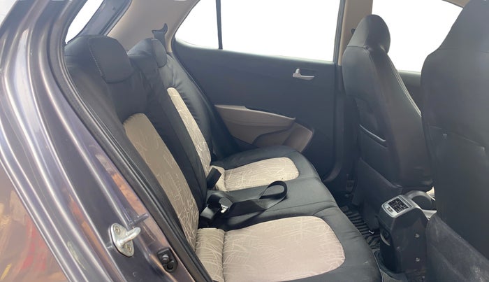 2017 Hyundai Grand i10 SPORTZ (O) 1.2 KAPPA VTVT, Petrol, Manual, 35,629 km, Right Side Rear Door Cabin