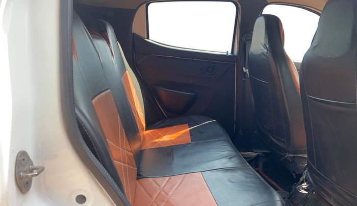 2021 Renault Kwid RXT 1.0, Petrol, Manual, 38,445 km, Right Side Rear Door Cabin