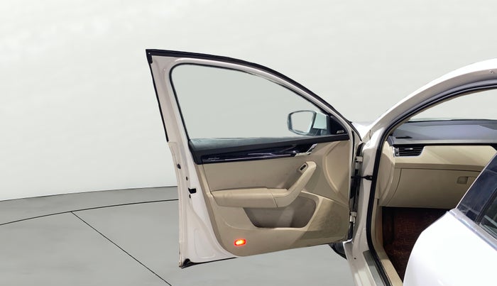 2019 Skoda Octavia L&K 1.8 TSI AT, Petrol, Automatic, 41,724 km, LHS Front Door