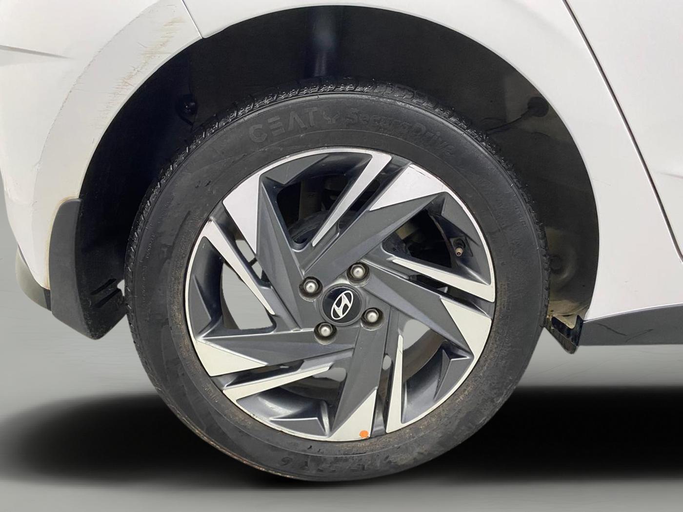 2022 Hyundai NEW I20 ASTA (O) 1.0 TURBO GDI DCT, Petrol, Automatic, 41,669 km, Right Rear Wheel