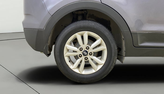 2016 Hyundai Creta SX PLUS 1.6 PETROL, Petrol, Manual, 95,983 km, Right Rear Wheel