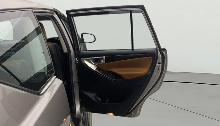 2022 Toyota Innova Crysta 2.7 ZX AT 7 STR, Petrol, Automatic, 32,464 km, RHS Rear Door