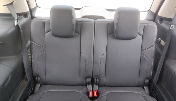 2017 Tata Hexa XT 4X4 7 STR, Diesel, Manual, 1,26,306 km, Third Seat Row ( optional )