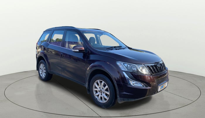 2016 Mahindra XUV500 W10 AT, Diesel, Automatic, 1,00,535 km, Right Front Diagonal