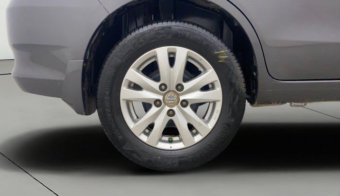 2016 Maruti Ertiga ZXI, Petrol, Manual, 1,07,774 km, Right Rear Wheel