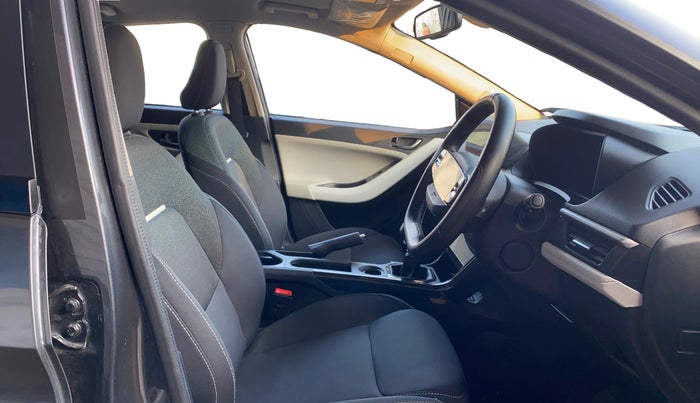 2024 Tata NEXON Creative Plus 1.2 iCNG, CNG, Manual, 19,465 km, Right Side Front Door Cabin