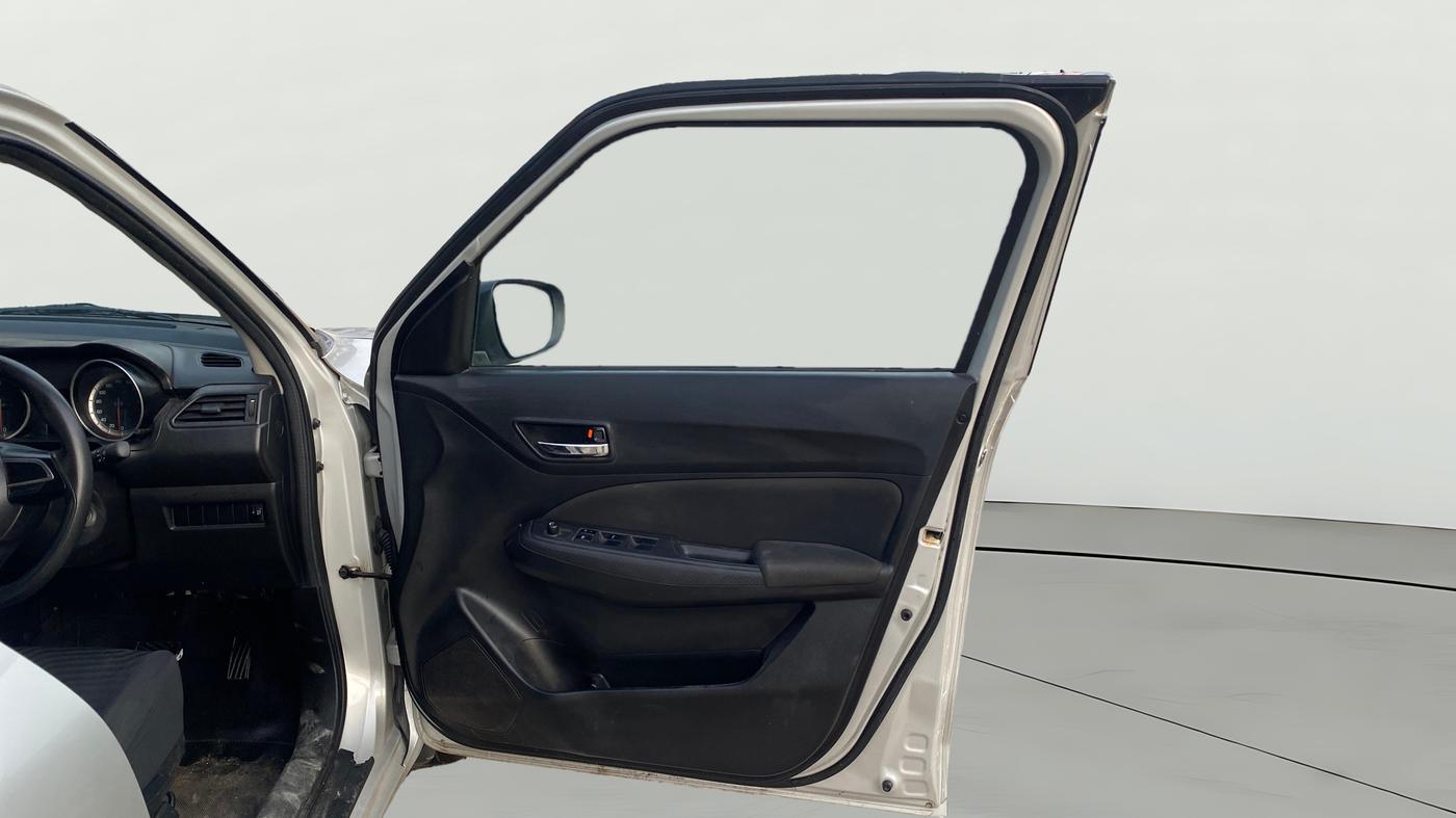 2020 Maruti Swift VXI AMT, Petrol, Automatic, 1,08,093 km, RHS Front Door