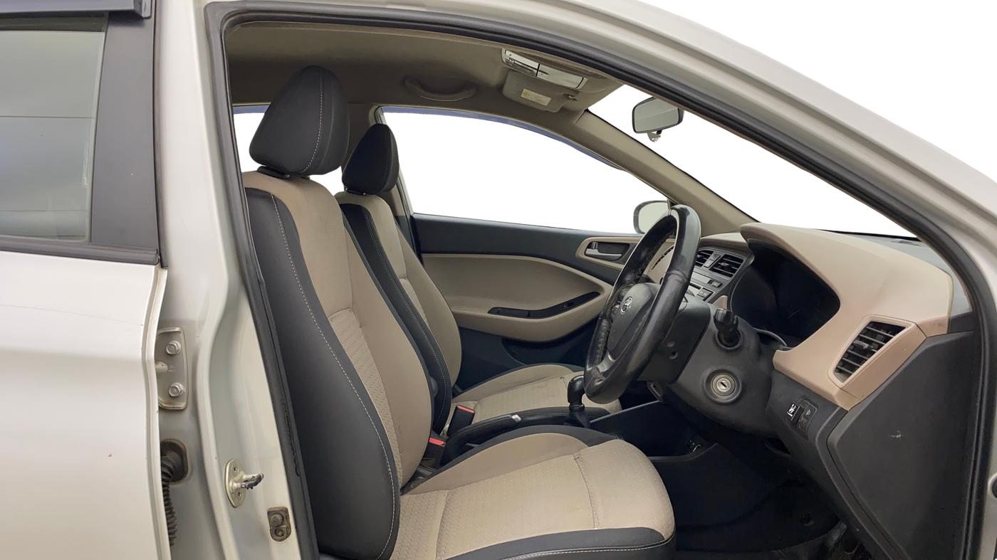 2018 Hyundai Elite i20 SPORTZ 1.2, CNG, Manual, 47,749 km, Right Side Front Door Cabin