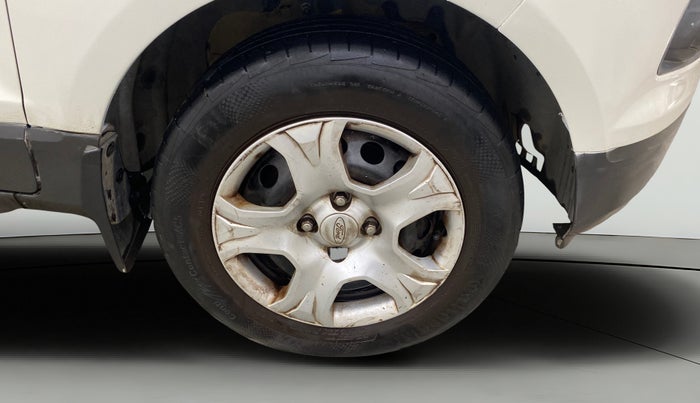 2013 Ford Ecosport AMBIENTE 1.5L DIESEL, Diesel, Manual, 1,16,652 km, Right Front Wheel