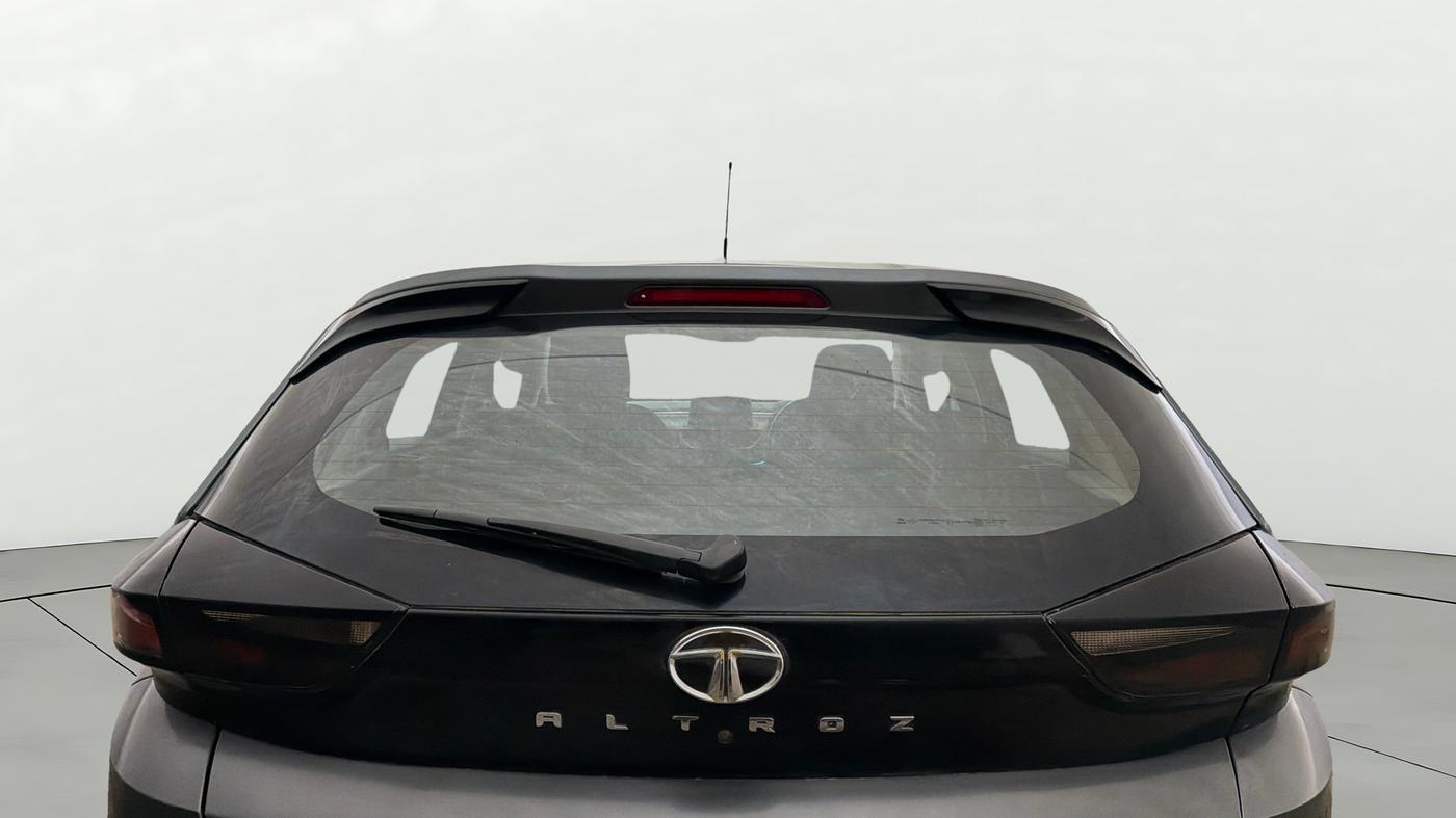 2023 Tata ALTROZ XZA, Petrol, Automatic, 23,796 km, Rear Windshield