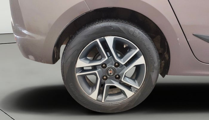 2017 Tata TIGOR XZ PETROL, Petrol, Manual, 1,16,950 km, Right Rear Wheel