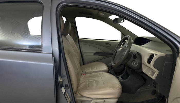 2016 Toyota Etios Liva GD, Diesel, Manual, 1,08,063 km, Right Side Front Door Cabin