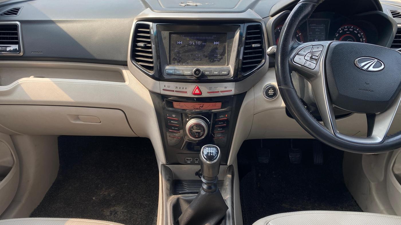 2019 Mahindra XUV300 W8 (O) 1.2 PETROL, Petrol, Manual, 1,00,047 km, Air Conditioner