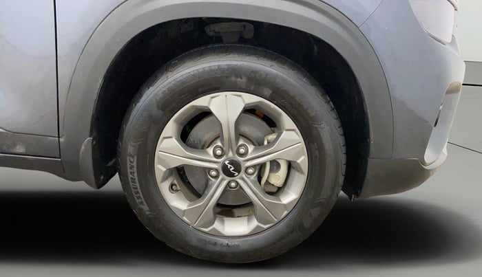 2023 KIA SELTOS HTK PLUS 1.5 IMT, Petrol, Manual, 29,636 km, Right Front Wheel