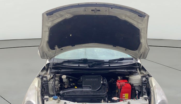 2016 Maruti Swift VXI, Petrol, Manual, 1,21,707 km, Open Bonet