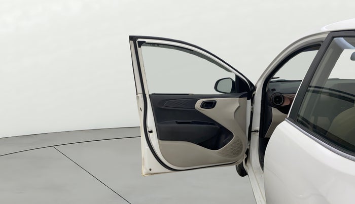 2021 Hyundai AURA S 1.2 CNG, CNG, Manual, 39,195 km, LHS Front Door