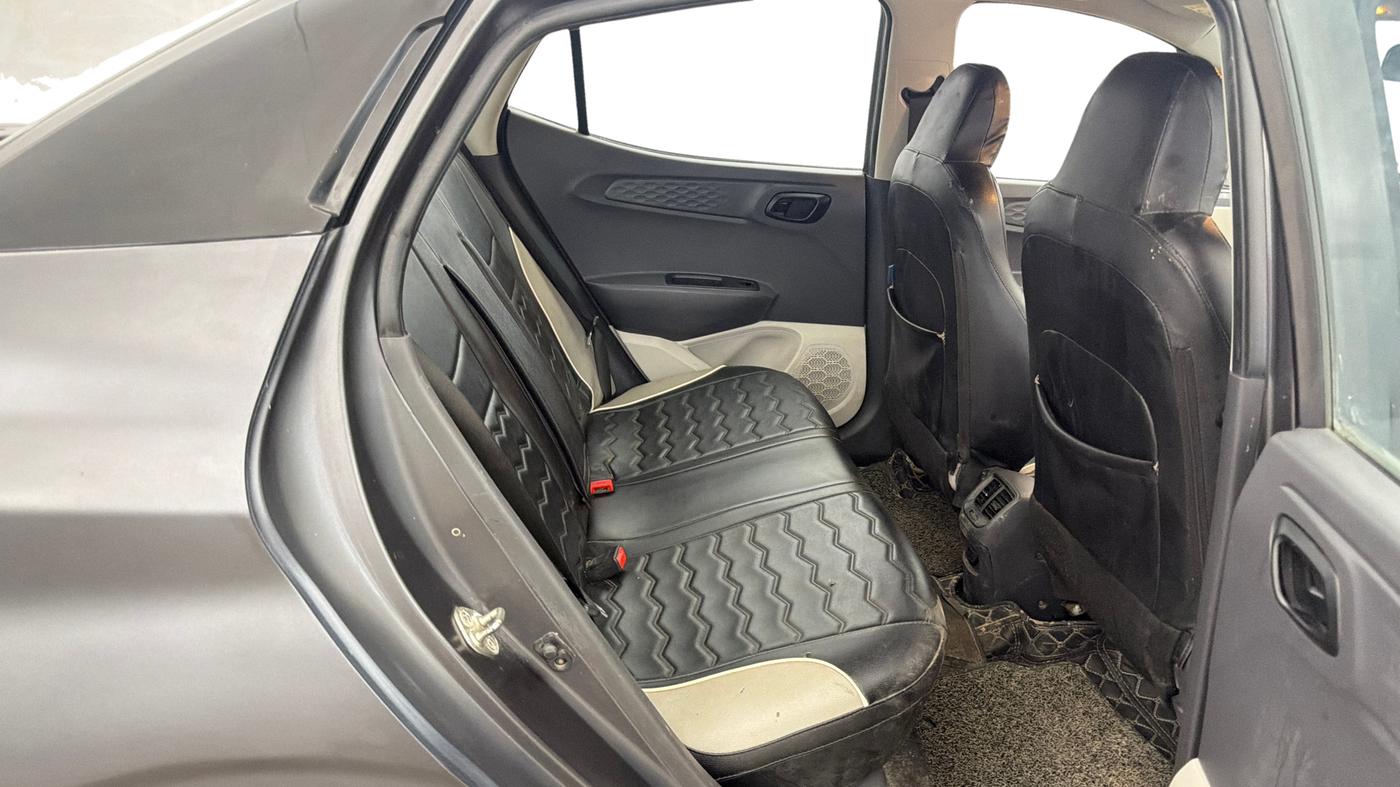 2022 Hyundai AURA S 1.2 CNG, CNG, Manual, 70,843 km, Right Side Rear Door Cabin
