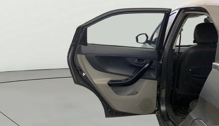 2019 Tata NEXON XM PETROL, CNG, Manual, 1,21,688 km, LHS Rear Door